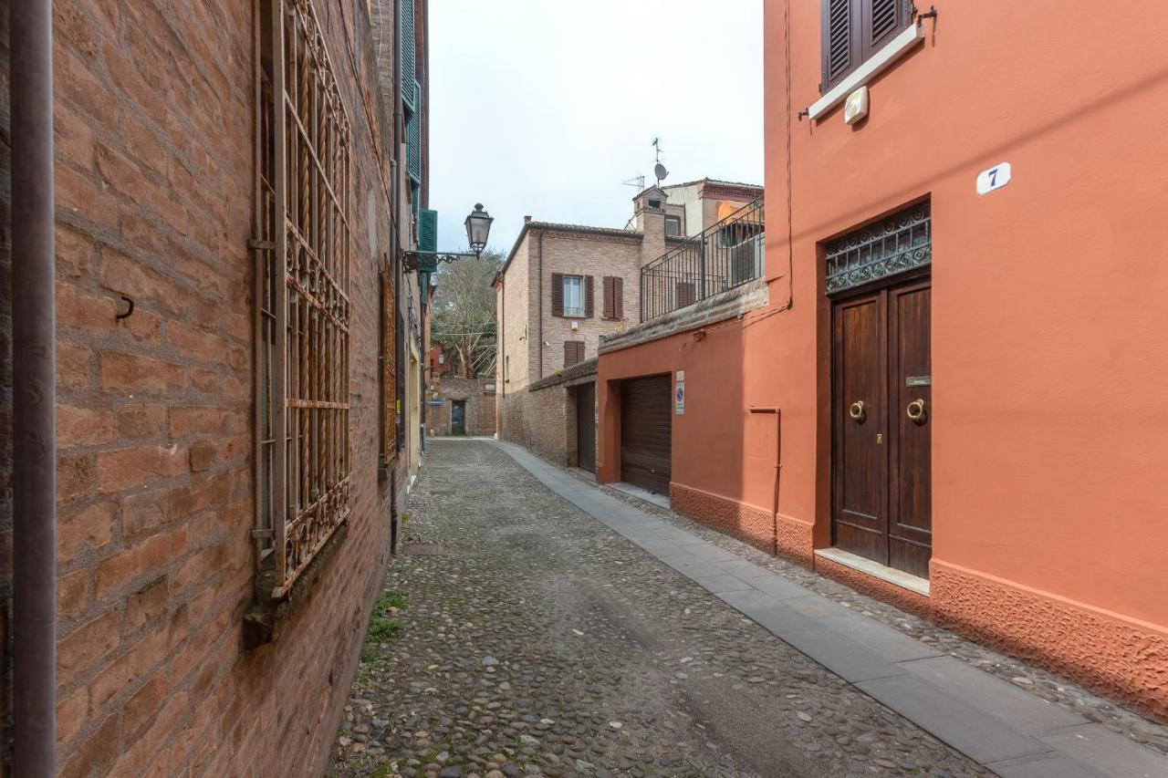 Ferrara Casa Dell'Archivolto Con Garage Apartment Bagian luar foto