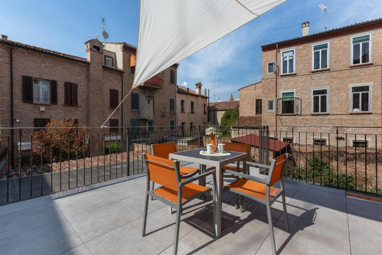 Ferrara Casa Dell'Archivolto Con Garage Apartment Bagian luar foto