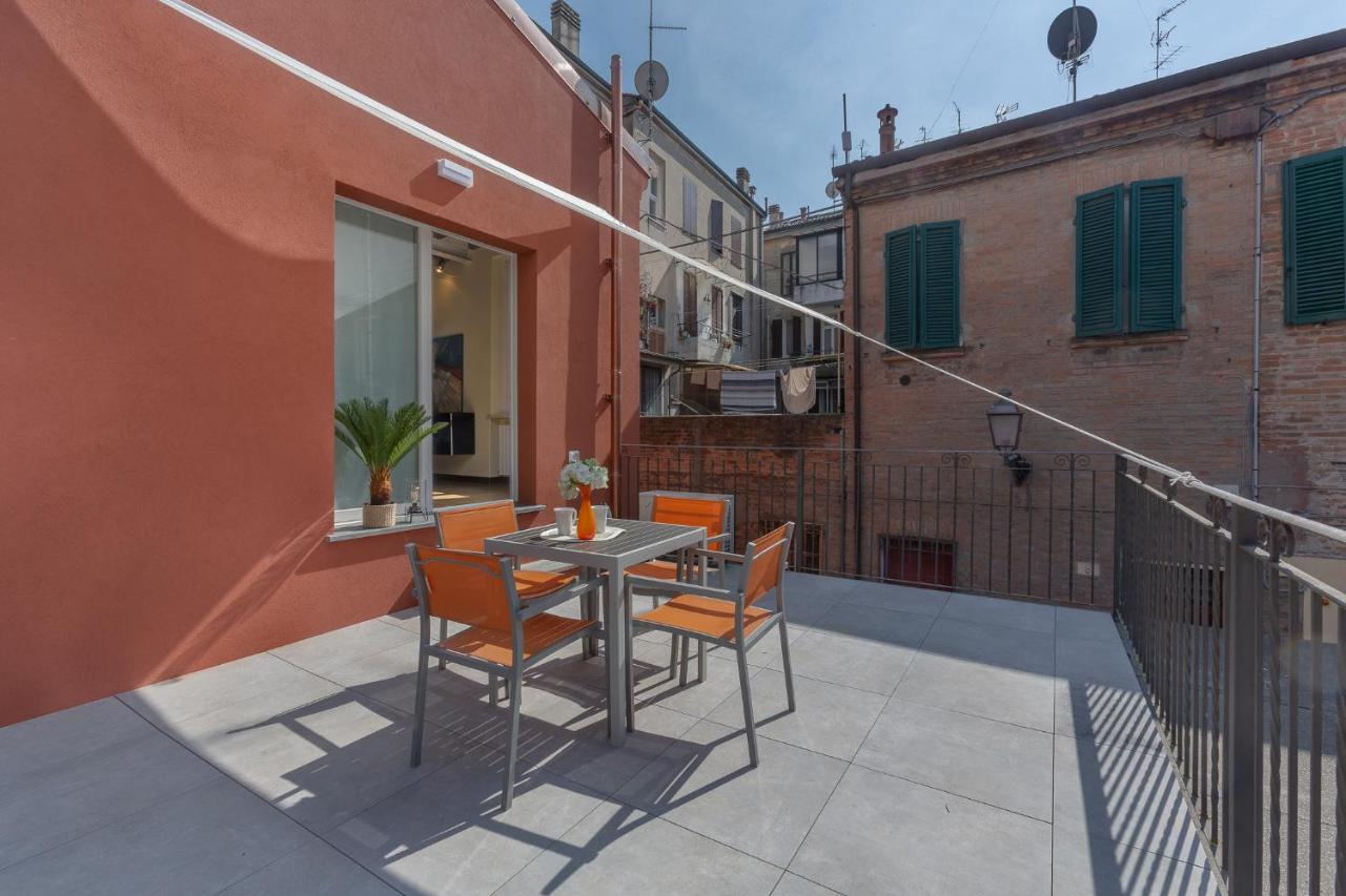 Ferrara Casa Dell'Archivolto Con Garage Apartment Bagian luar foto