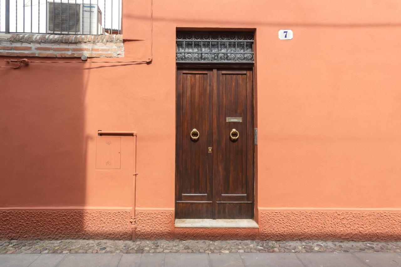 Ferrara Casa Dell'Archivolto Con Garage Apartment Bagian luar foto