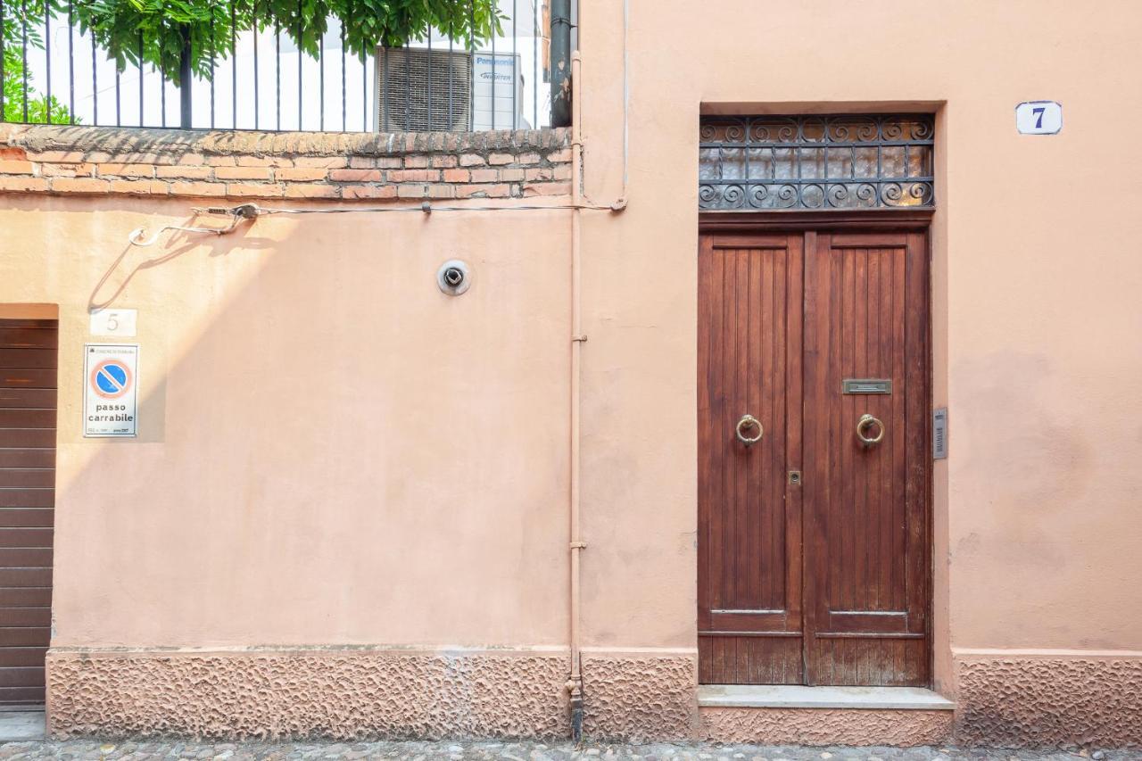Ferrara Casa Dell'Archivolto Con Garage Apartment Bagian luar foto